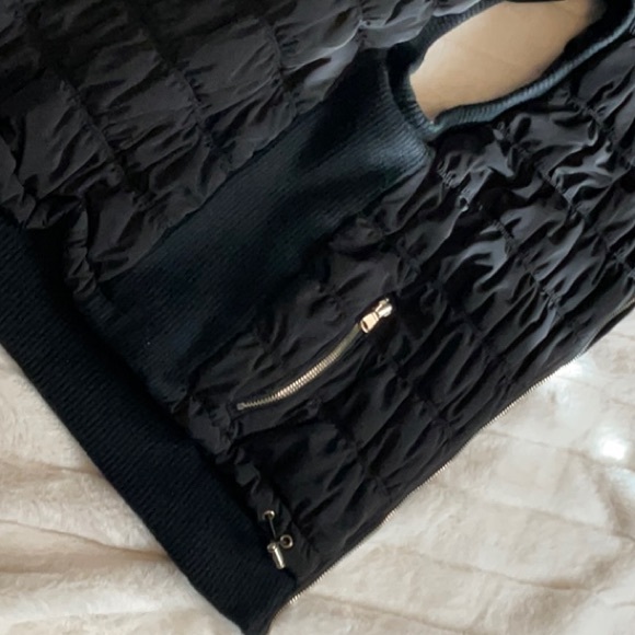 Calvin Klein black vest - Picture 10 of 10